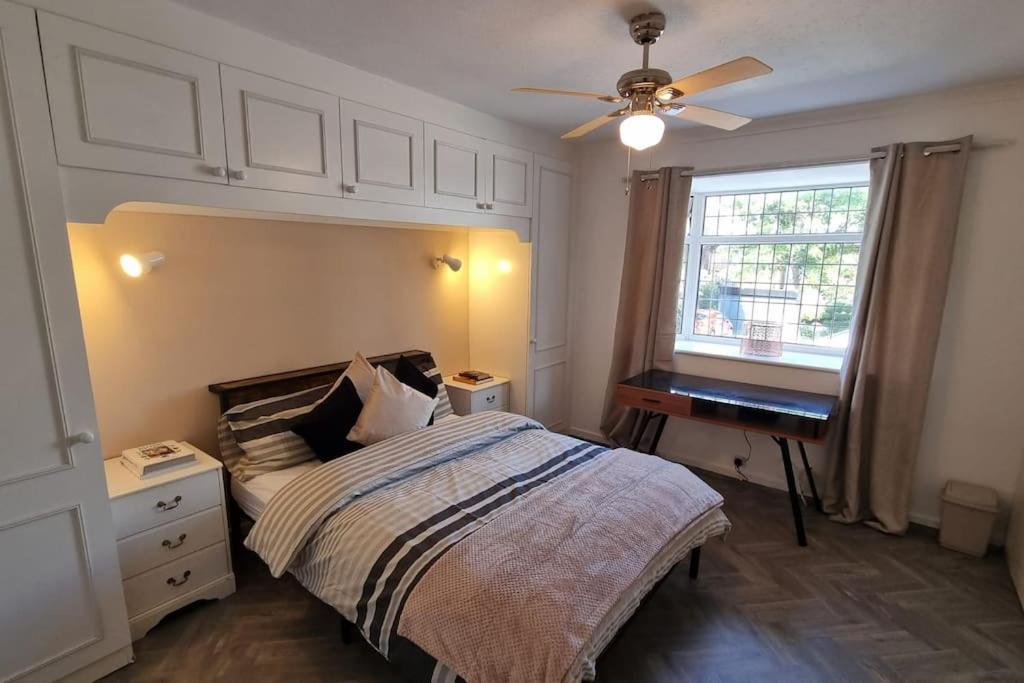 Spacious 2 Bed Bungalow Enfield Extérieur photo